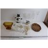 Image 1 : Flower Vase, Snowman Decoration, Champagne Glasses (?), Misc.