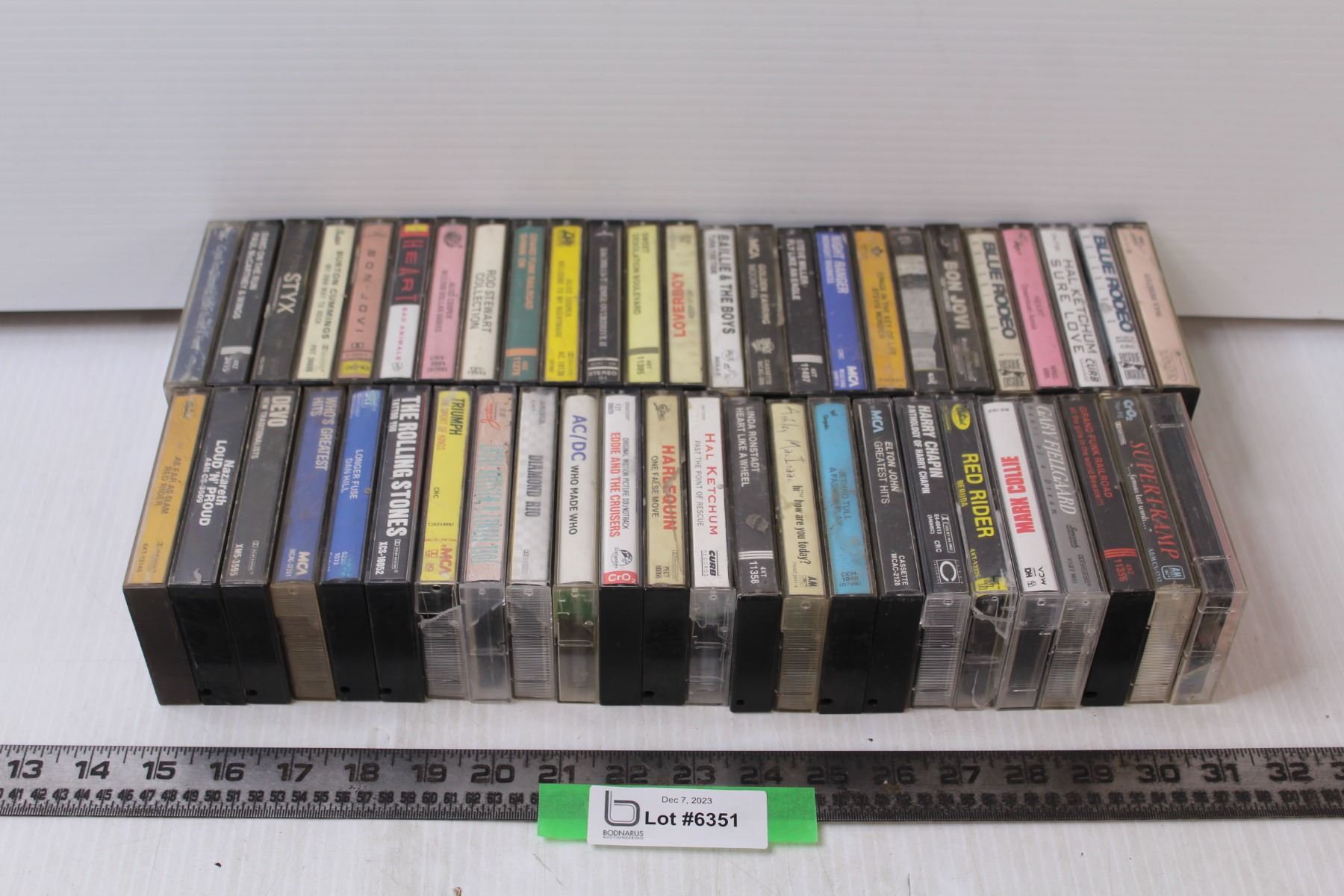 (52) Cassettes: AC/DC, Heart, Nazareth, Rod Stewart, Alice Cooper, Misc ...