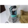 Image 6 : Dad Water Bottle - Woven Style Handbag - Glitter Glue - Facial Products - Misc. Items