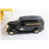 Image 3 : ERTL Caterpillar 1938 Panel Truck Bank