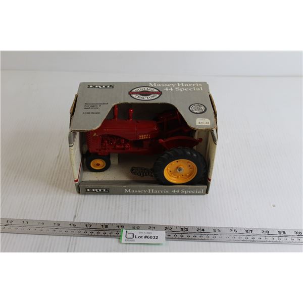 ERTL Vintage Agricultural Tractors Massey-Harris 44 Special Die Cast - 1/16