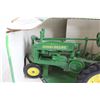 Image 2 : ERTL John Deere 1934 Model A Tractor Die Cast - 1/16