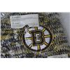 Image 4 : Boston Bruins Gloves & Scarf (NIB)
