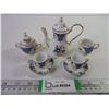 Image 1 : Vintage Miniature Porcelain Doll Tea Set