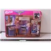 Image 1 : Barbie Kitchen Playset Kit - As Is