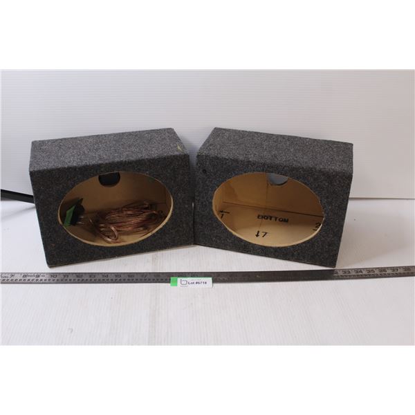 (2) Speaker Boxes w/ Wire (Speaker size 9" x 8" x 6")