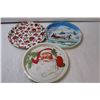 Image 3 : (17) Christmas Plates (4 plastic square ones, 10 tin round, 3 round plastic)