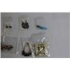 Image 4 : (20) Pieces Costume Jewelry - Earrings, Pins, Keychains