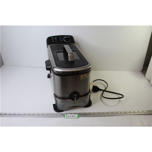 Kalorik Deep Fryer (powers on)