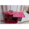 Image 2 : Portable Barbie Dollhouse, Small Closing Container