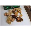 Image 7 : (10+) Assorted Doll Clothing - Some Stains, (10+) Barbie Doll Heads