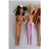 Image 2 : (6) Barbie Dolls
