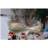 Image 3 : Nativity Scene, 2 Doves, 3 Santas, 3 Foliage Ornaments, Christmas Village Street Light