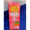Image 2 : Pocky Strawberry Biscuits (5 x 33g)