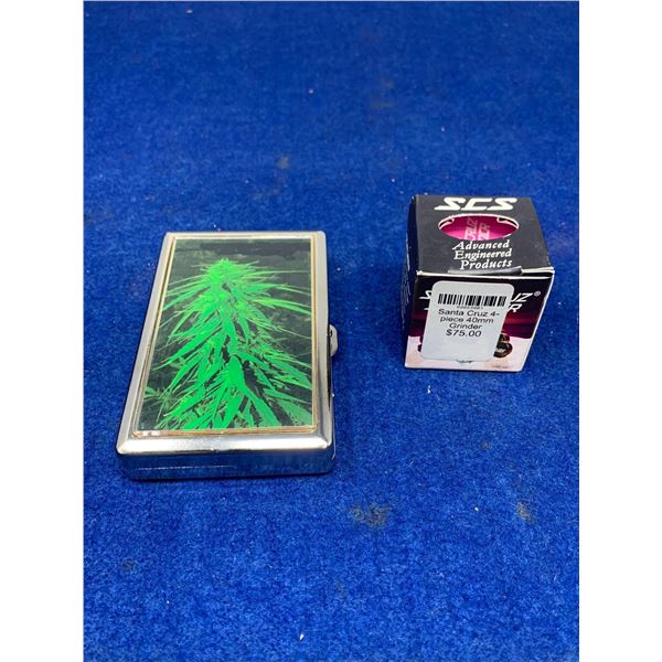 Santa Cruz Grinder and Carrying Case