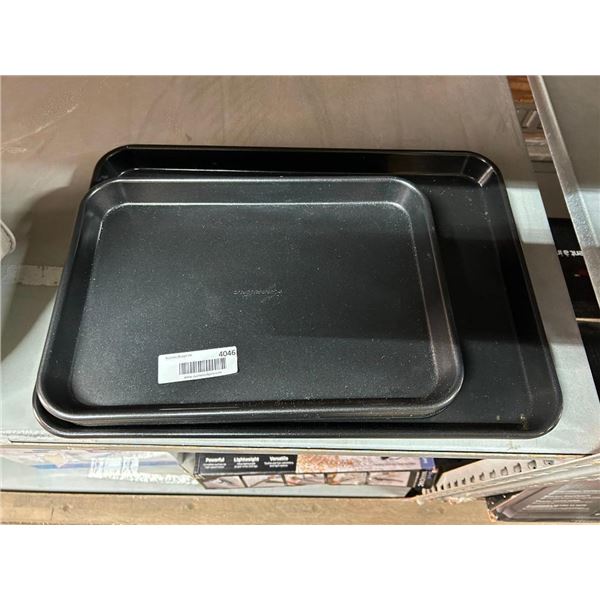 Lot of 5 Baking Sheets 2 Sizes