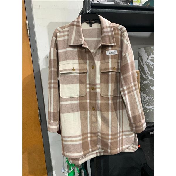 Banana Republic Ladies Button Up Long Sleeve Top