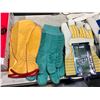 Image 3 : Lot Of Assorted Work Gloves and Mitts 10Pairs