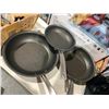 Image 2 : 3 Piece Kirkland Fry Pan Set