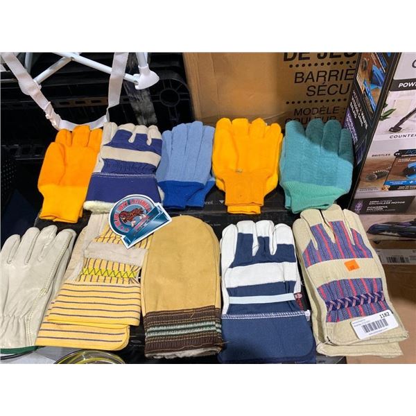 Lot of Assorted Work Gloves And Mitts 10 Pairs