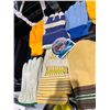 Image 2 : Lot of Assorted Work Gloves And Mitts 10 Pairs