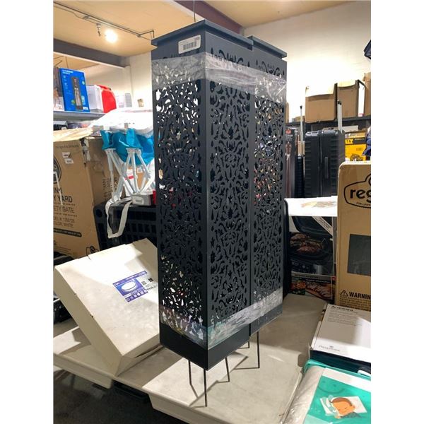 Lot of 2 Solar Path Lights