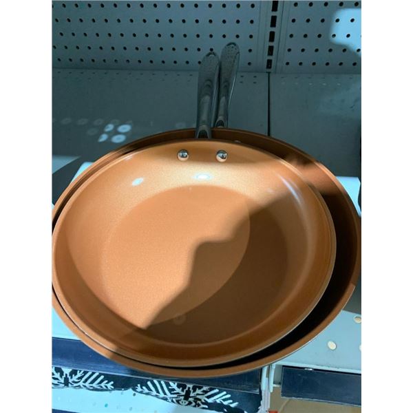 Lot of 2 non-stick frying pans
