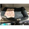 Image 1 : Dog bed with Dog blanket