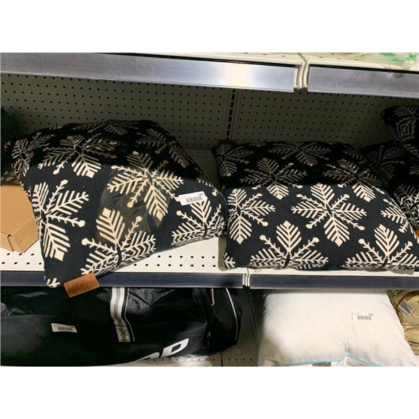 The Original dearfoams throw pillows, lot of 2