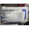 Image 1 : Calvin Klein Premium Luxury Pillows Queen Size Lot Of 2