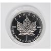 Image 1 : #37 2002 CANADA $5 1OZ  SILVER MAPLE LEAF COIN