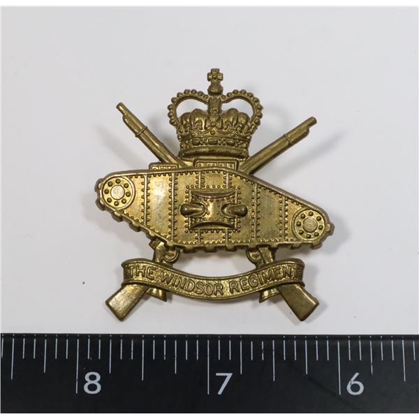 #421 WINDSOR REGIMENT RCAC CAP BADGE CANADA TANK