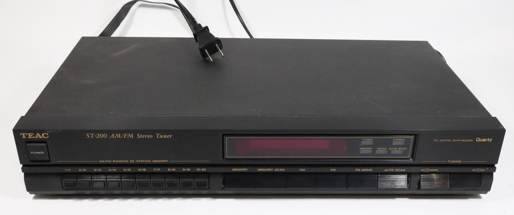 #1386 TEAC ST-200 AM/FM STEREO TUNER SYSTEM