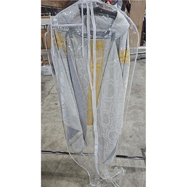 Screen Worn 'Religious Leader' Outfit