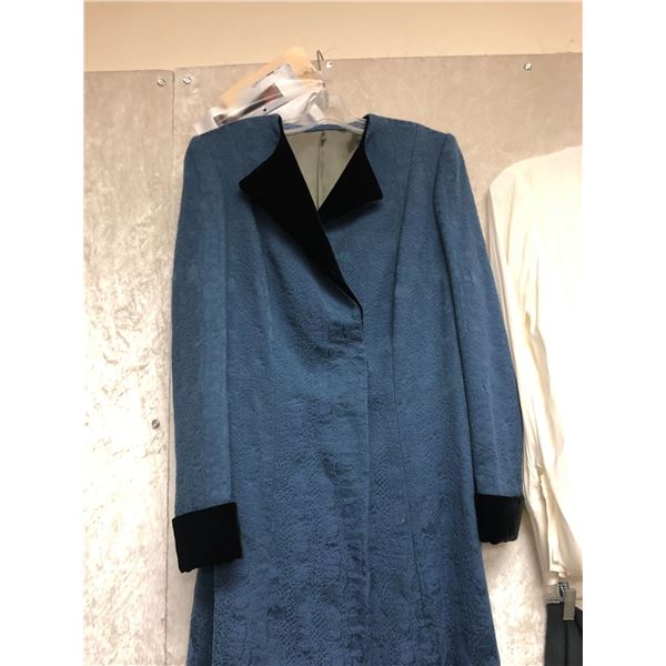 Complete 1800s outfit