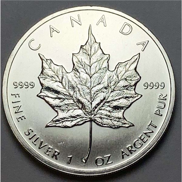 2012 Canada $5 Maple Leaf 1 ozt .9999 Silver
