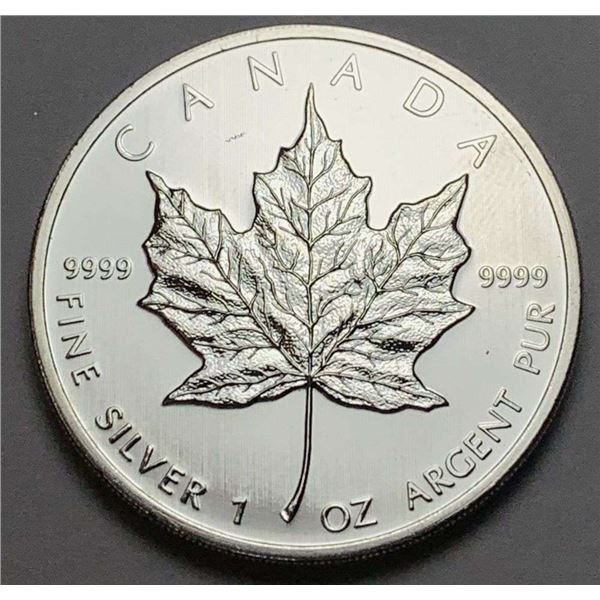 2010 Canada $5 Maple Leaf 1 ozt .9999 Silver