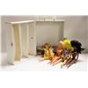 Image 2 : VINTAGE BARBIE CASE WITH DOLLS ETC