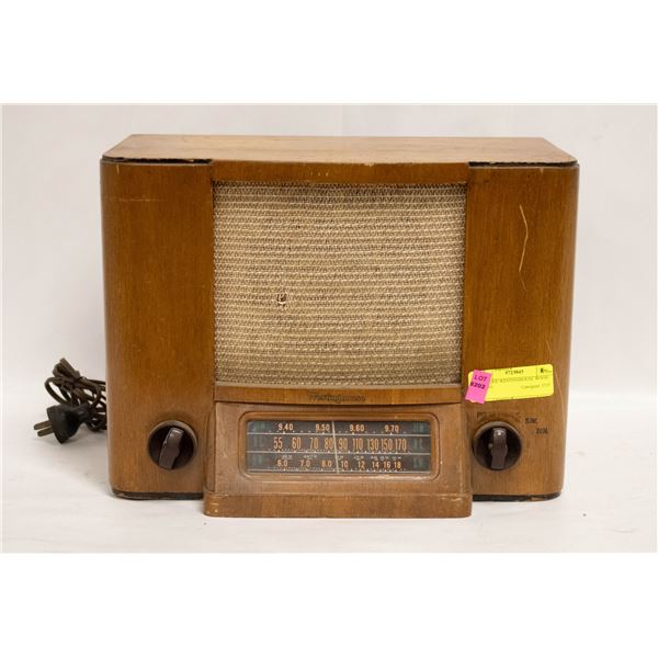 ANTIQUE WESTINGHOUSE WOOD RADIO