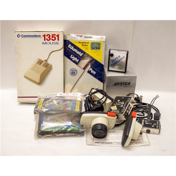 LOT OF COMMODORE COMPUTER ACCESSORIES