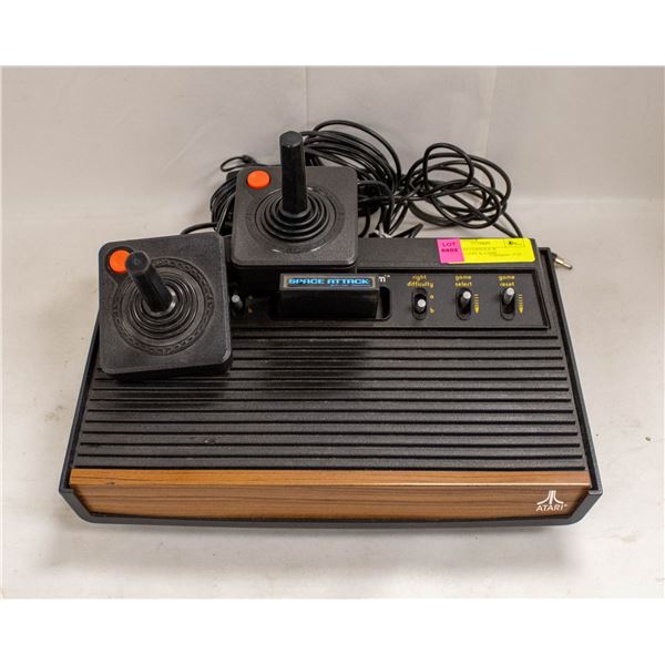 ATARI 2600 CONSOLE W CONTROLLERS & GAME