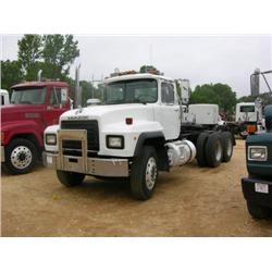 1996 MACK RD688S T/A TRUCK TRACTOR