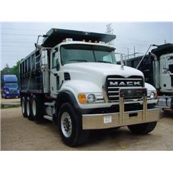 2005 MACK GRANITE CV713 TRI-AXLE DUMP