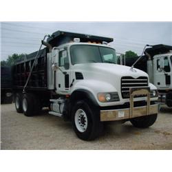 2005 MACK GRANITE CV713 T/A DUMP