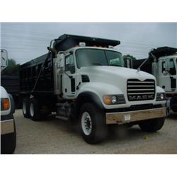 2005 MACK GRANITE CV713 T/A DUMP