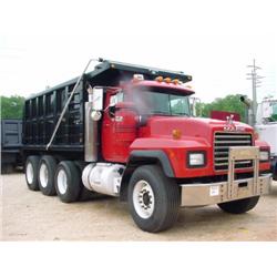 2000 MACK RD688S TRI-AXLE DUMP