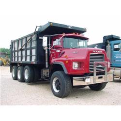 1988 MACK DM690S TRI-AXLE DUMP