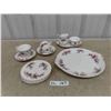 Image 1 : 12 Pieces Royal Albert Lavender Rose England Cream, Sugar, Tray, Tea