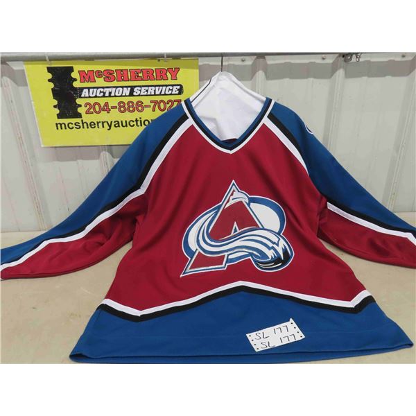 New Colorado Avalanche Hockey Jersey Size XL