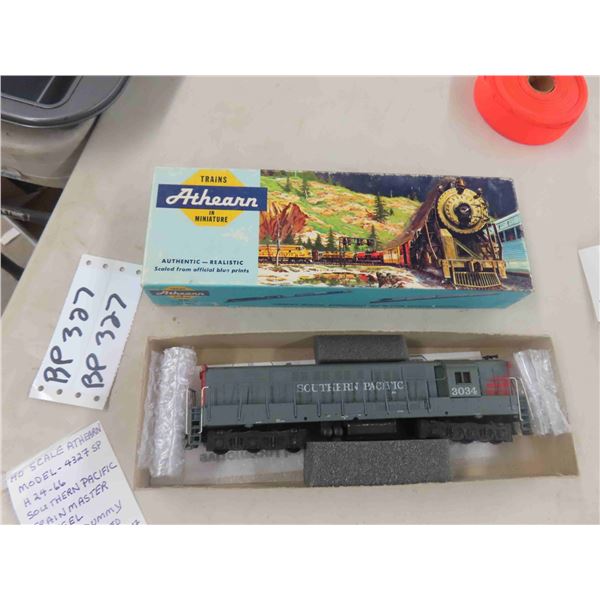 Athearn Southern Pacific Train Master Diesel #3034 Dummy Ho Scale Model 4327 SP 